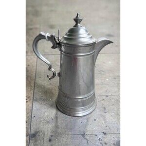 Vintage Large 11.5” Wilton Armetale Coffee Pot Lidded Tavern Pitcher RWP USA
